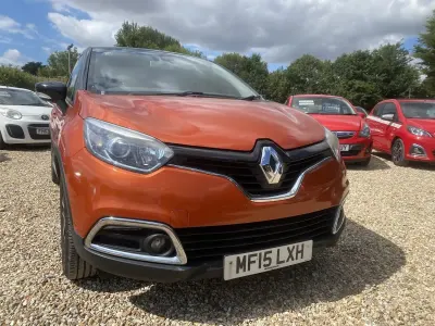 Used Renault Captur Dynamique 90 HP (66 kW) 2015 Orange SUV