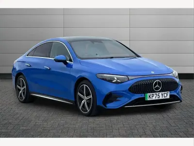Usado Mercedes CLA 250+ AMG line 200 kW (272 HP) 2025 Azul Sedan
