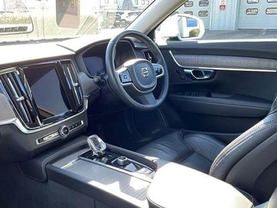 Used Volvo V90 Inscription 247 HP (181 kW) 2022 White Estate