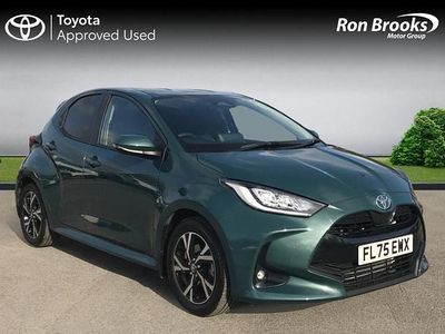 Used Toyota Yaris Hybrid Design 2025 Green Hatchback