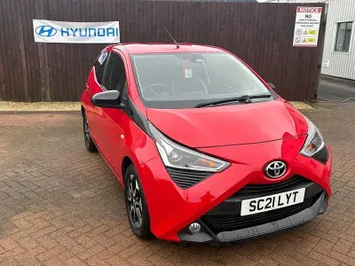 Usado Toyota Aygo Trend 71 HP (52 kW) 2021 Vermelho Citadino