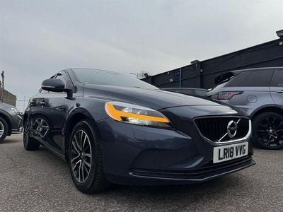 Used Volvo V40 Momentum 120 HP (88 kW) 2018 Blue Hatchback