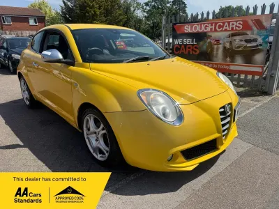 Used Alfa Romeo MiTo Distinctive 120 HP (88 kW) 2011 Yellow Hatchback