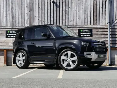 Używany Land Rover Defender S 400 KM (294 kW) 2022 Czarny SUV