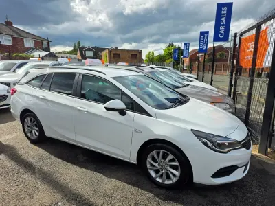 Used Vauxhall Astra 2020 White Estate