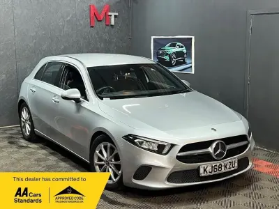 Begagnad Mercedes A180 2019 Silver Halvkombi