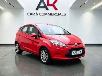 Used Ford Fiesta 95 HP (69 kW) 2011 Red Hatchback