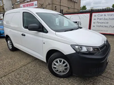 Usado VW Caddy 102 HP (75 kW) 2022 Branco Monovolume