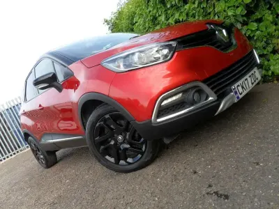 Used Renault Captur Signature 120 HP (88 kW) 2017 Red SUV