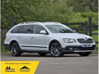 Used Skoda Superb Tour 140 HP (102 kW) 2014 White Estate