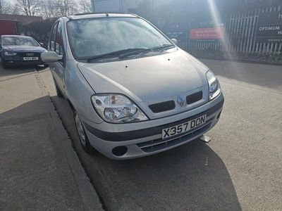 Used Renault Mégane 2000 Silver MPV