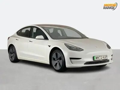 Używany Tesla Model 3 RWD 208 kW (283 KM) 2023 Biały Sedan/Limuzyna