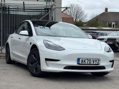 Used Tesla Model 3 Standard Range 239 kW (325 HP) 2020 White Sedan