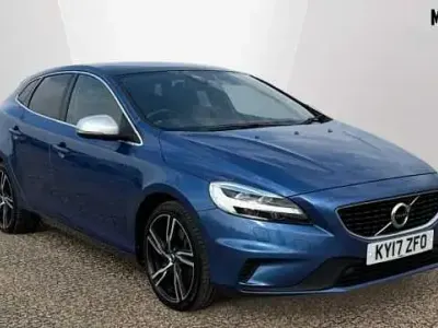 Begagnad Volvo V40 R-Design Pro 150 HK (110 kW) 2017 Blå Halvkombi