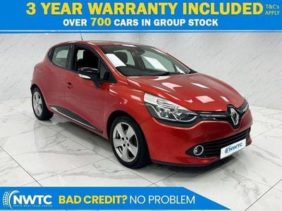 Used Renault Clio IV Dynamique 90 HP (66 kW) 2015 Red Hatchback