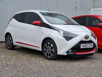 Used Toyota Aygo Trend 72 HP (52 kW) 2019 White Hatchback