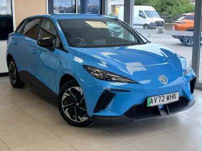 Used MG MG4 EV SE 2022 Blue Hatchback