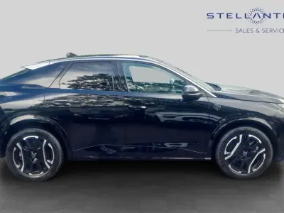 Second-hand Peugeot e-3008 GT 152 kW (207 CP) 2025 Negru SUV