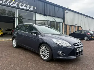 Usado Ford Focus Titanium X 115 HP (84 kW) 2013 Cinzento Carrinha