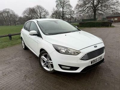 Used Ford Focus Zetec 125 HP (91 kW) 2016 White Hatchback