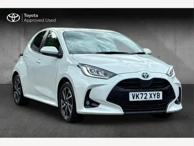 Used Toyota Yaris Design 116 HP (85 kW) 2022 White Hatchback