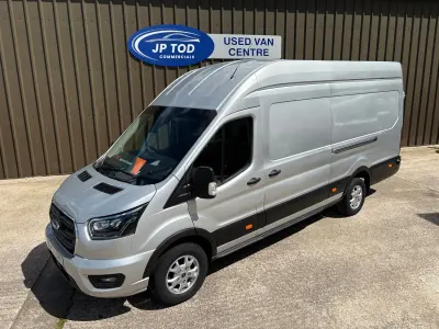 Usado Ford Transit Limited 130 HP (95 kW) 2022 Prateado Van