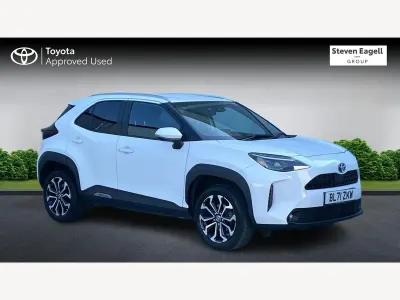 Used Toyota Yaris Hybrid Design 2022 White Hatchback