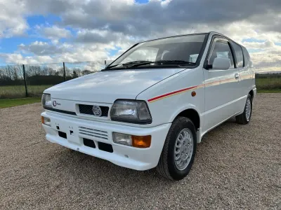 Used Suzuki Alto 40 HP (29 kW) 1989 White Hatchback