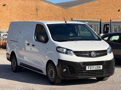 Used Vauxhall Vivaro S 150 HP (110 kW) 2022 White MPV