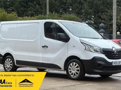 White Used 2019 Renault Trafic Business MPV | £11,990 (Good price)