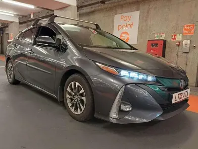 Used Toyota Prius 122 HP (89 kW) 2018 Grey Hatchback