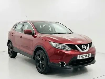 Used Nissan Qashqai N-Connecta 115 HP (84 kW) 2017 Red SUV