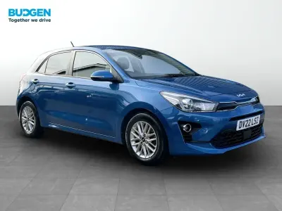 Begagnad Kia Rio 101 HK (74 kW) 2022 Blå Halvkombi
