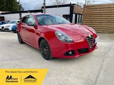 Used Alfa Romeo Giulietta 170 HP (125 kW) 2014 Red Hatchback