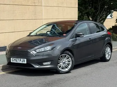 Used Ford Focus Zetec 125 HP (91 kW) 2018 Grey Hatchback