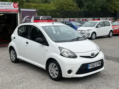 Used Toyota Aygo 68 HP (50 kW) 2012 White Hatchback