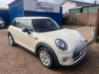 Used Mini ONE Hatch 102 HP (75 kW) 2015 White Hatchback