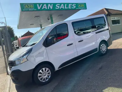 Used Renault Trafic Business 95 HP (69 kW) 2017 White MPV