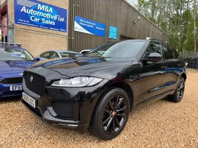 Begagnad Jaguar F-Pace Chequered Flag 180 HK (132 kW) 2019 Svart SUV