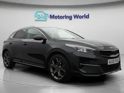 Usado Kia XCeed 138 HP (101 kW) 2020 Preto SUV