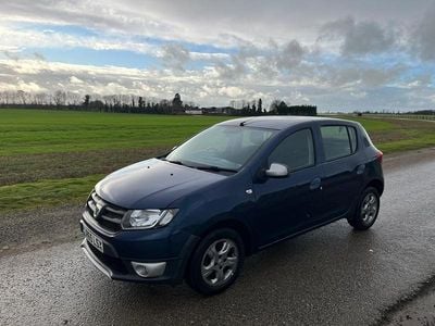Used Dacia Sandero Lauréate 88 HP (64 kW) 2015 Blue Hatchback