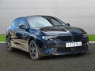 Begagnad Vauxhall Astra Ultimate 130 HK (95 kW) 2023 Svart Halvkombi