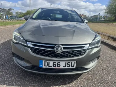 Used Vauxhall Astra Design Edition 125 HP (91 kW) 2016 Grey Hatchback