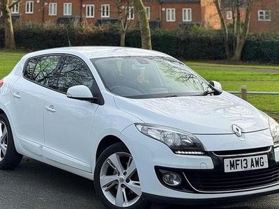 Used Renault Mégane III Dynamique 110 HP (80 kW) 2013 White Hatchback