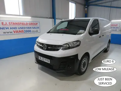 Used Vauxhall Vivaro 100 HP (73 kW) 2023 White MPV
