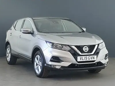 Used Nissan Qashqai Acenta Premium 140 HP (102 kW) 2019 Silver SUV