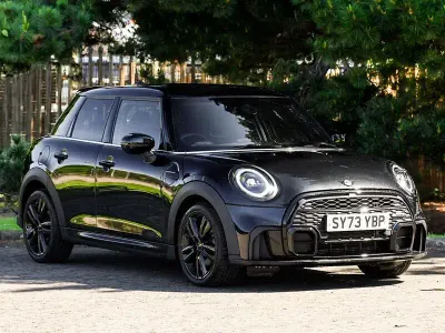 Used Mini Cooper Premium 136 HP (100 kW) 2023 Black Hatchback