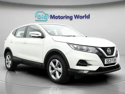 Used Nissan Qashqai Acenta Premium 160 HP (117 kW) 2021 White SUV