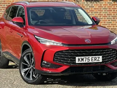 Usado MG HS SE 170 CV (125 kW) 2025 Rojo SUV