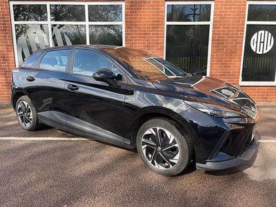 Begagnad MG MG4 EV SE 319 kW (435 HK) 2023 Svart Halvkombi